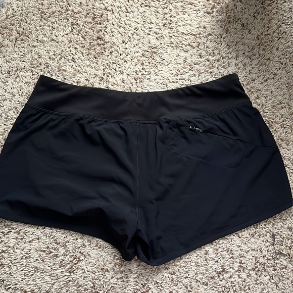New balance athletic shorts - Picture 2 of 4